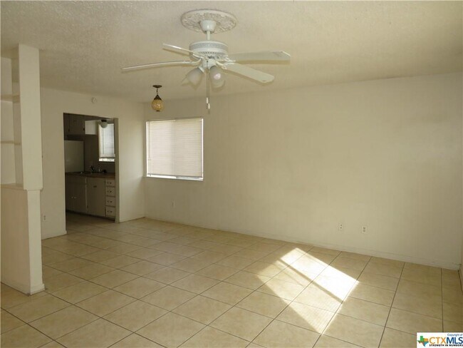Foto del edificio - 507 E Beeline Ln