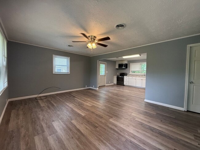 Building Photo - 3 Bedroom 1 Bathroom Home in Greene County...