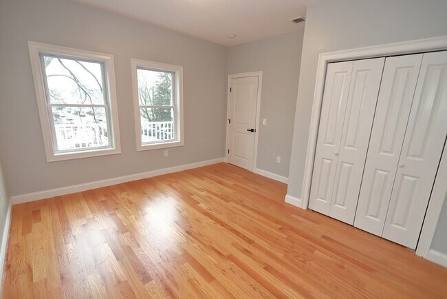 Building Photo - 12 Denvir St