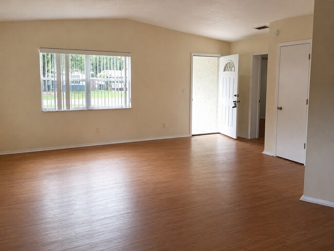 Foto del edificio - 8081 28th Ave N