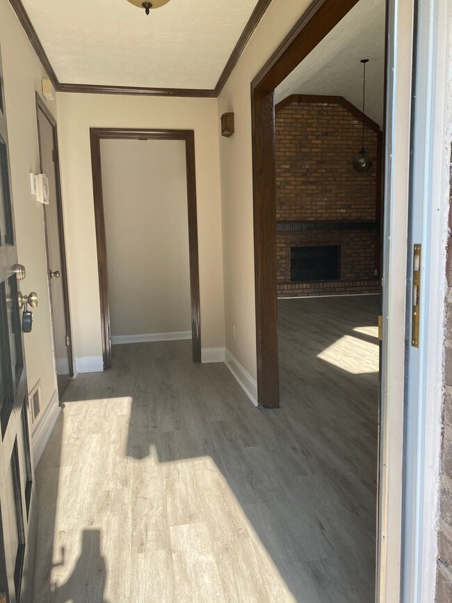 Cozy 3 Bed/2 Bath home in Decatur!! - Cozy 3 Bed/2 Bath home in Decatur!!