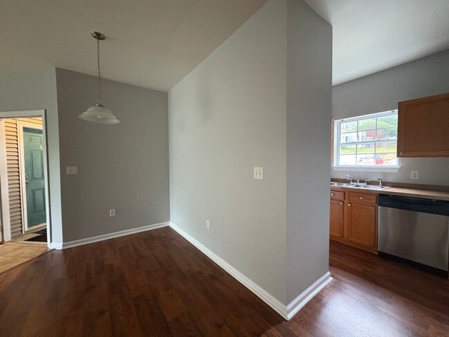 Building Photo - 669 Waterville St
