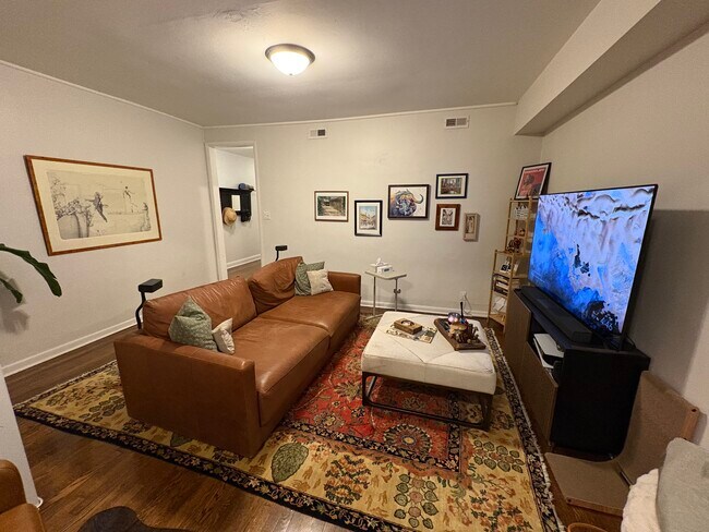 Foto del edificio - 4211 N Oakley Ave