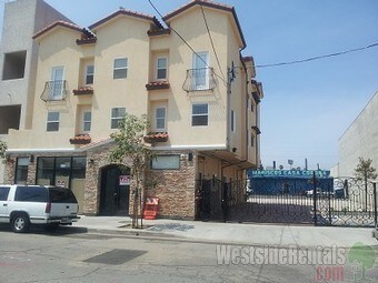 Primary Photo - 14537 Archwood St