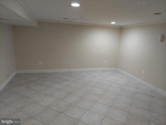 Building Photo - 11105 Superior Landing