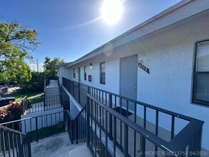 Building Photo - 4819 Arjaro Dr