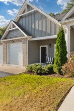 Building Photo - 524 NE Bellingham Dr