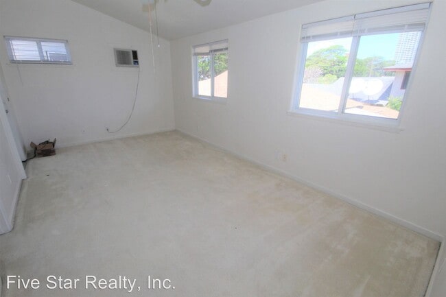 Building Photo - 2828 Kaimuki Ave