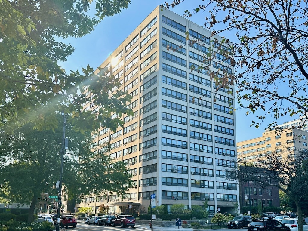 Primary Photo - 4180 N Marine Dr