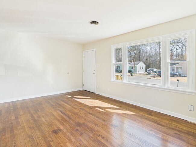 Foto del edificio - 954 Kingsway Rd