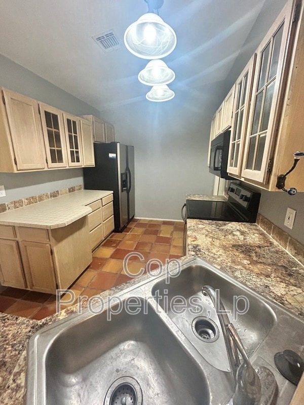 Building Photo - 6729 Hickory Springs Dr
