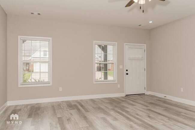 Building Photo - 219 Beau Claire Cir