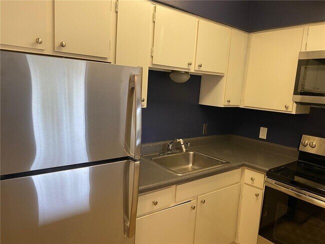 Building Photo - 808 Winflo Dr
