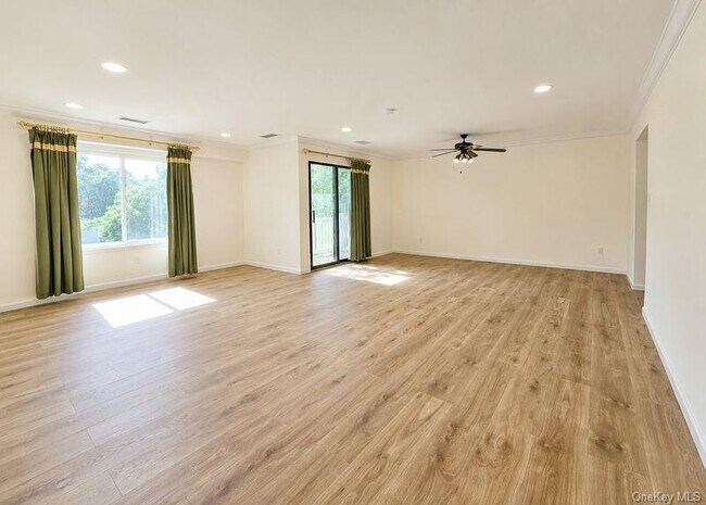 Foto del edificio - 79 Birchwood Rd