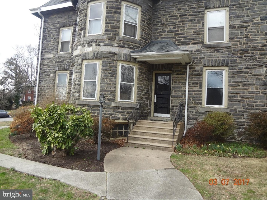 Foto principal - 14 E Park Rd