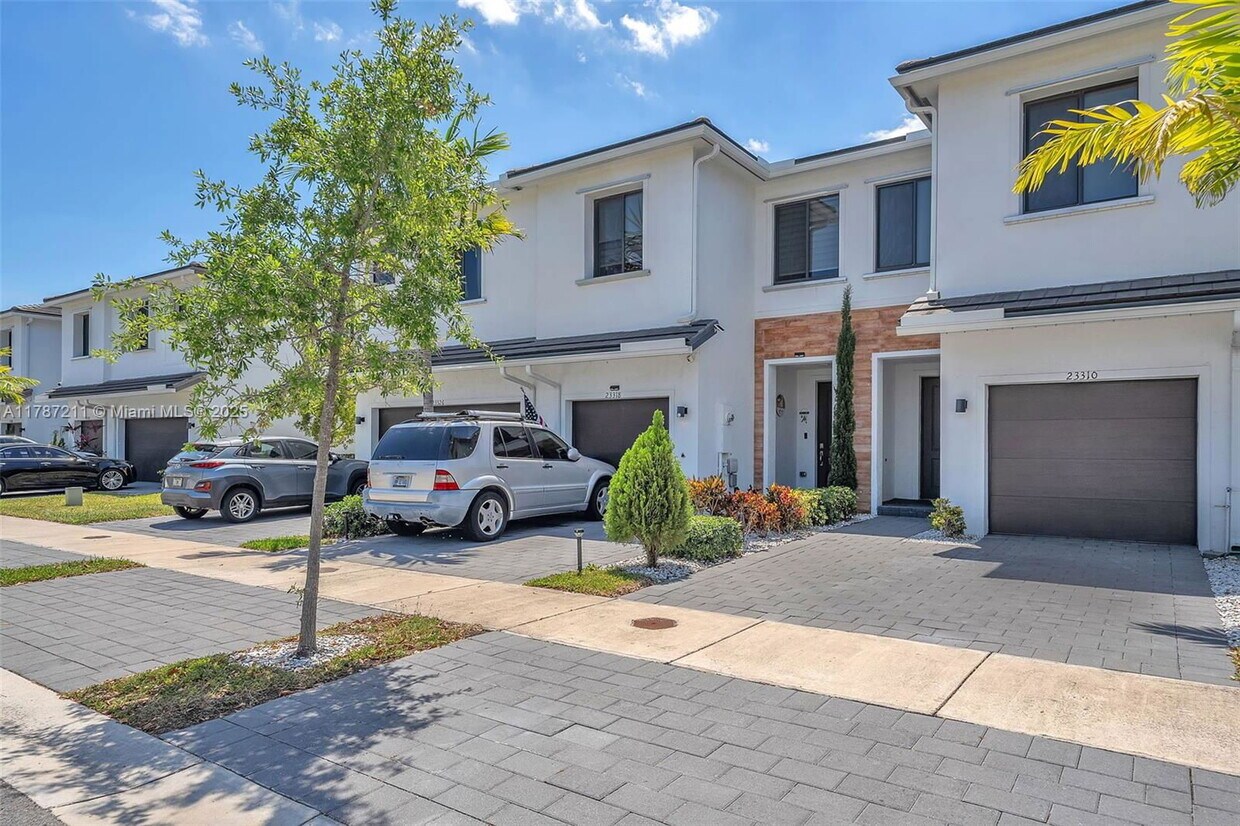 Primary Photo - 23310 SW 110th Ave