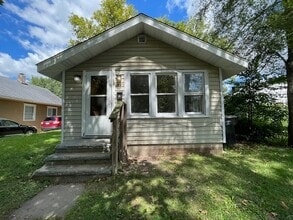 Building Photo - 1645 E Bowman St