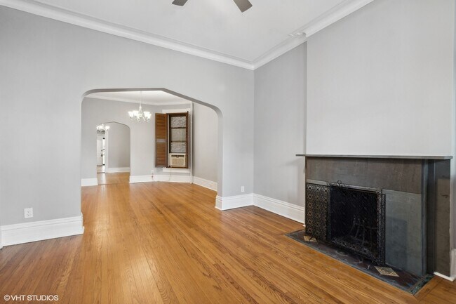 Foto del edificio - 1857 N Cleveland Ave
