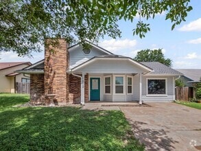Building Photo - 1002 Cresswell Dr