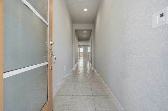 Building Photo - 75 W Pasqua Ct