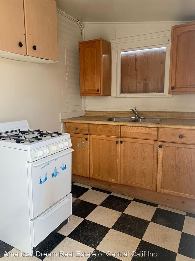 Building Photo - Studio, 1 bath House - 1520 1/2 Wigdal Ave.