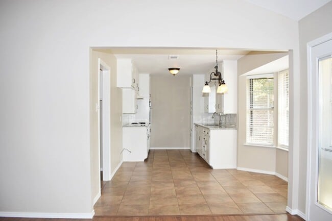 Building Photo - VIEW NOW - COMING SOON - Adorable Updated 3-Bedroom Home in Bedford | HEB ISD