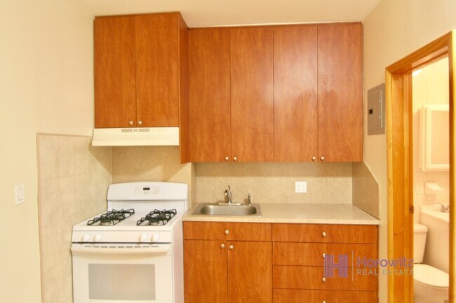 Foto del edificio - 46-11 30th Ave