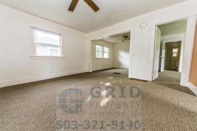 Foto del edificio - Charming Two Bedroom, One Bathroom Located...