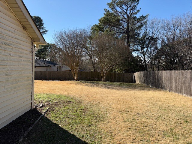 Building Photo - 33 Laurie Cir