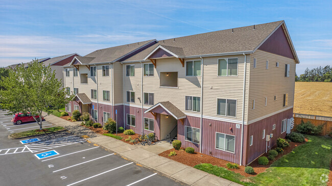 Building Photo - Cascade Ridge