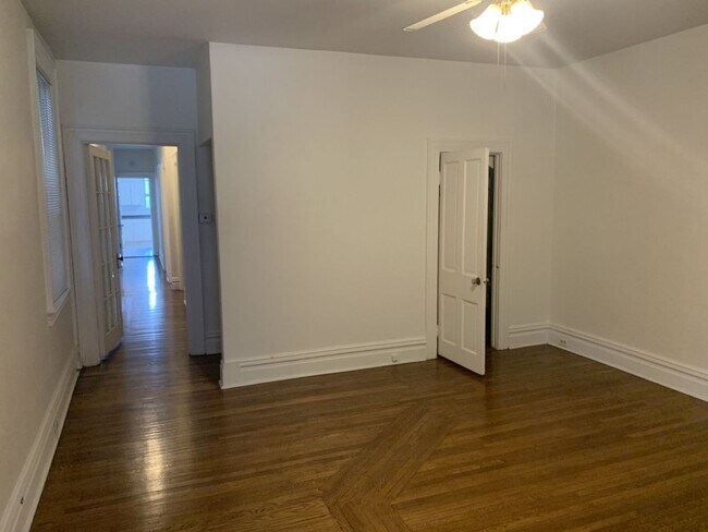 Building Photo - Wonderful First Floor Property!