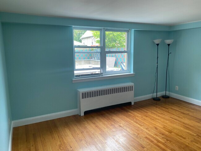 Building Photo - 475 Kimball Ave