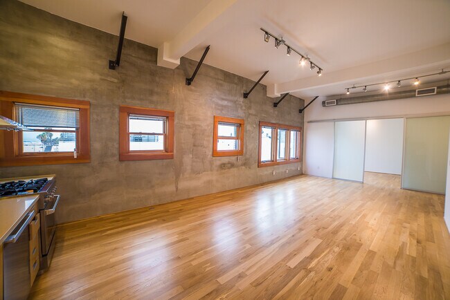 Foto del edificio - 8 Brooks Ave