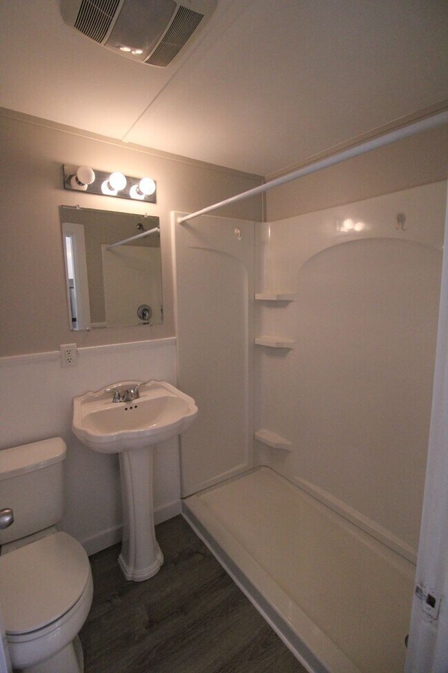 Foto del edificio - 46-48 E Main St