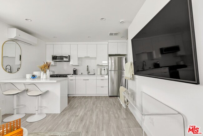 Foto del edificio - 7076 Park Manor Ave