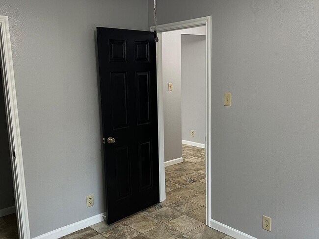 Foto del edificio - 3618 Candlehead Ln