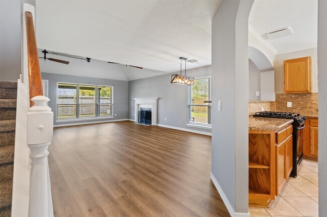 Foto del edificio - 3904 Ivywood Dr