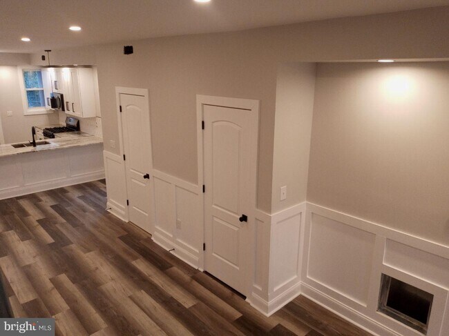 Building Photo - 719 Cator Ave