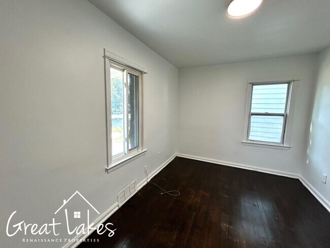 Foto del edificio - Lovely 2 Bedroom 1 Bathroom now available ...