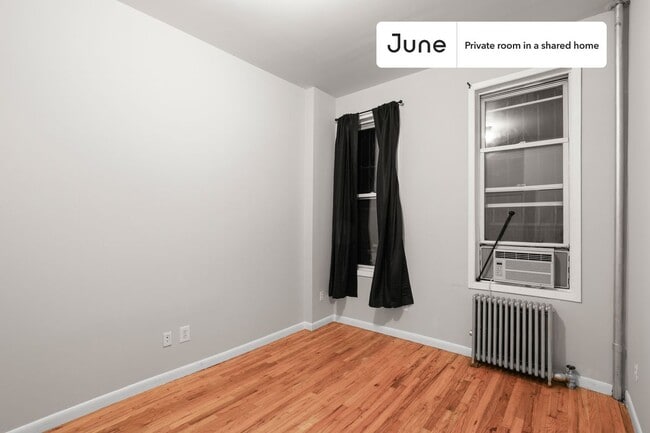 Building Photo - Room in Shared 4 bed/2 bath home