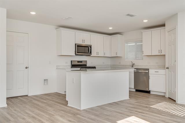 Building Photo - 16036 Pious Dr