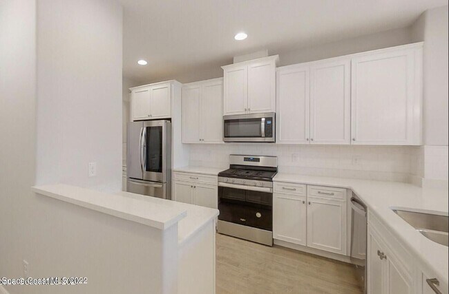 Building Photo - 2746 Spur Dr
