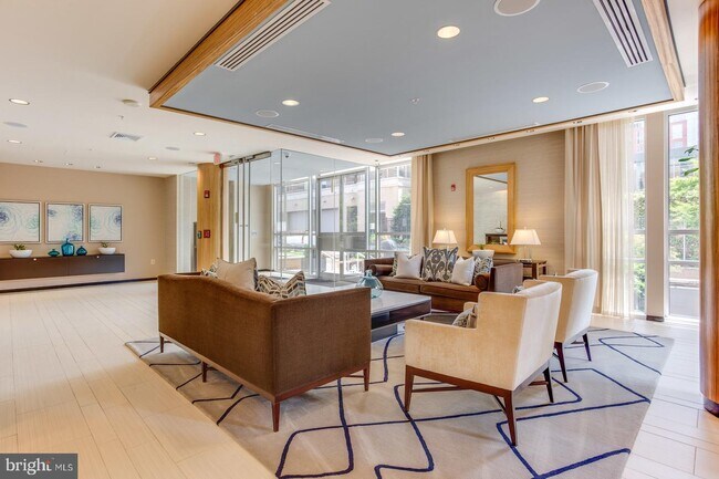 Foto del edificio - 12025 New Dominion Pkwy