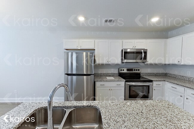 Foto del edificio - 100 Mountain Holly Rd