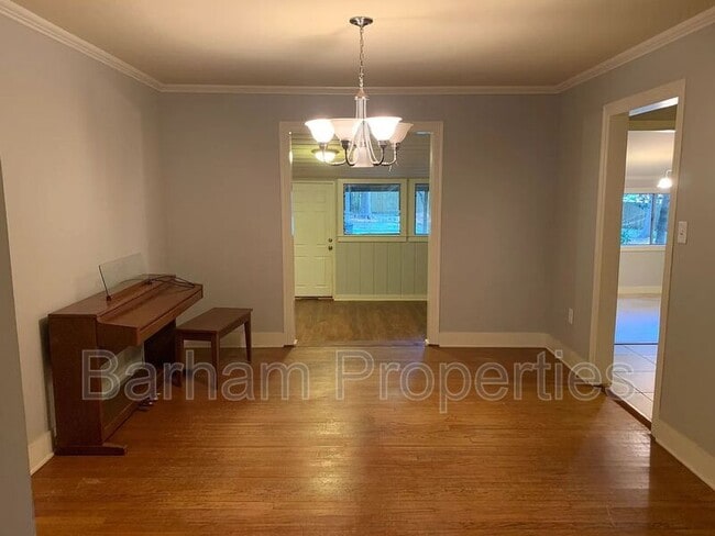 Building Photo - 415 Zeno St