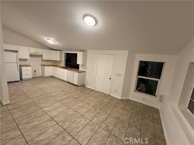 Foto del edificio - 1396 Garnet St