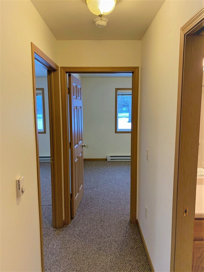 3418 Gateway Dr Unit 2, Eau Claire, WI 54701 Apartments in Eau Claire