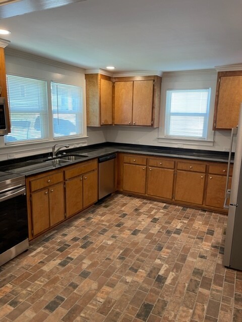 Building Photo - 44 3rd Ave
