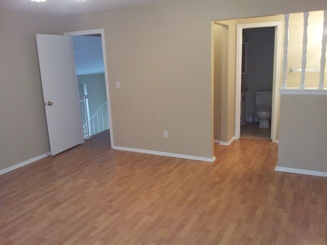 Building Photo - ON THE MARKET AGAIN! Woodglen Split level ...