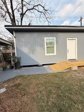 Building Photo - 814 Saddle Rock Dr